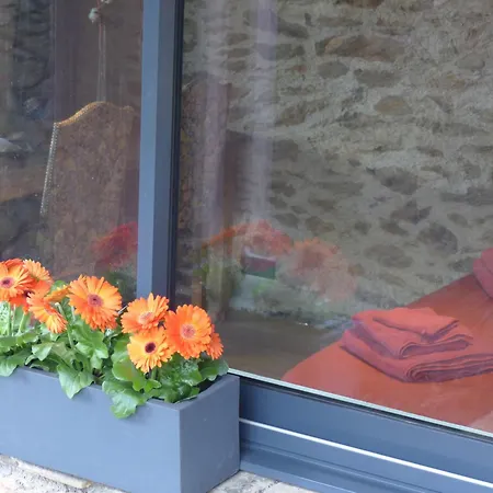 Louradou-sur-ciel Bed & Breakfast Jouqueviel